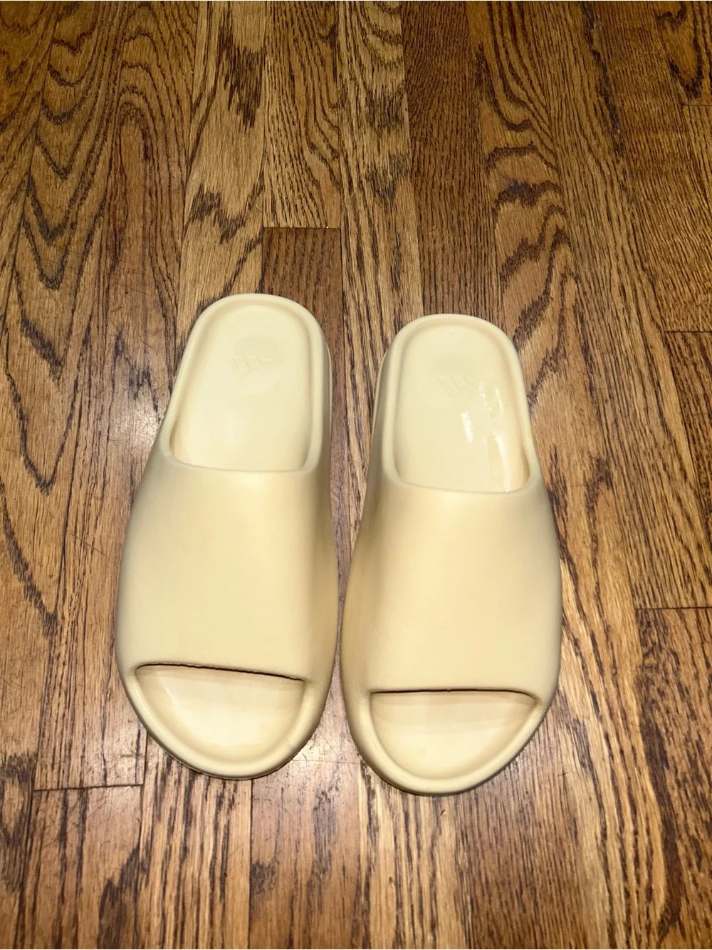 adidas Yeezy Slides Men’s Beige/Tan Slip-On Sandals Size 10